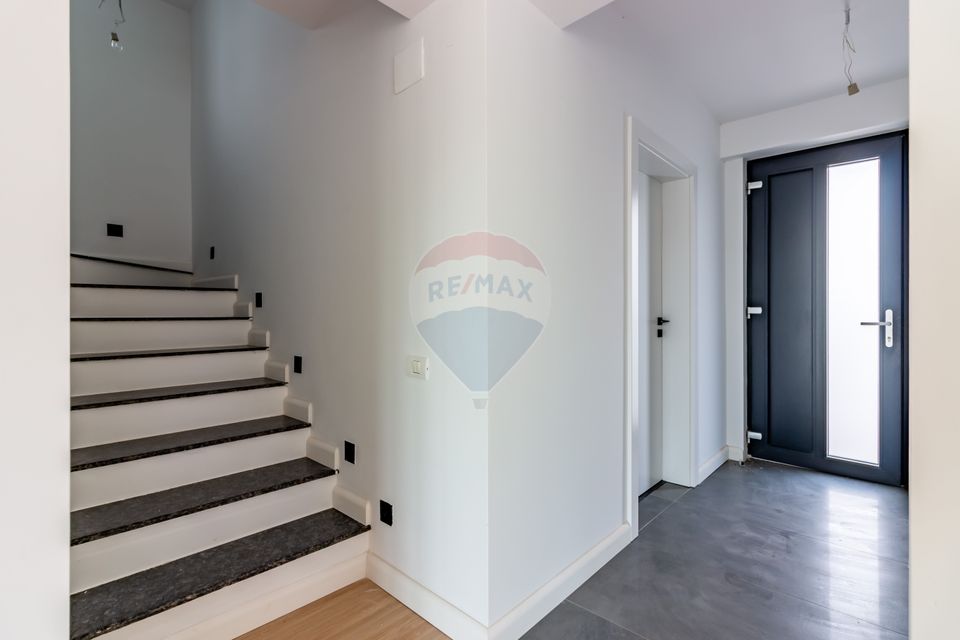 Villa 6 bedrooms | Generous Courtesy | Tunari - North