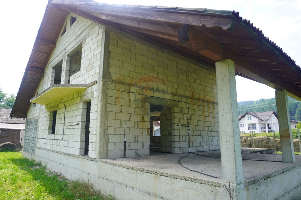 5 room House / Villa for sale