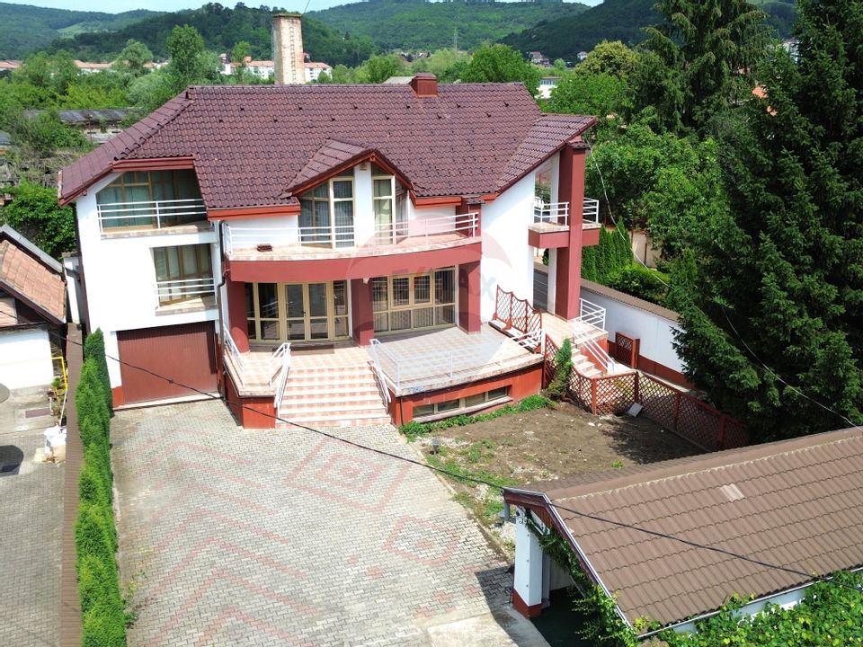 5 room House / Villa for sale, Central area