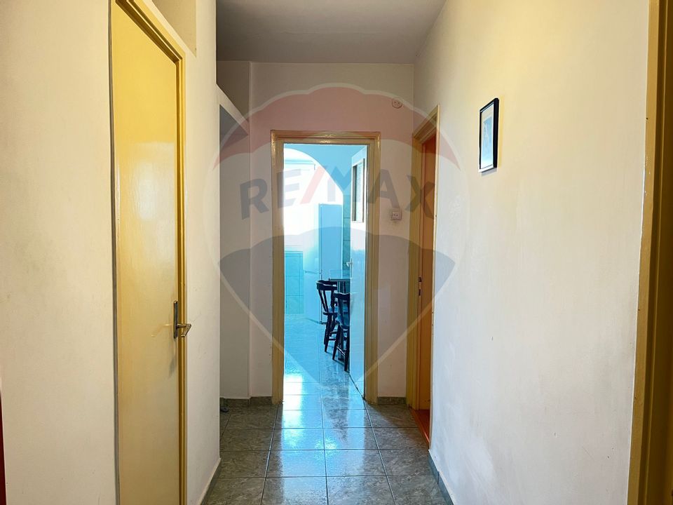 Apartament cu 3 camere, de inchiriat - Zona Piata Progresul