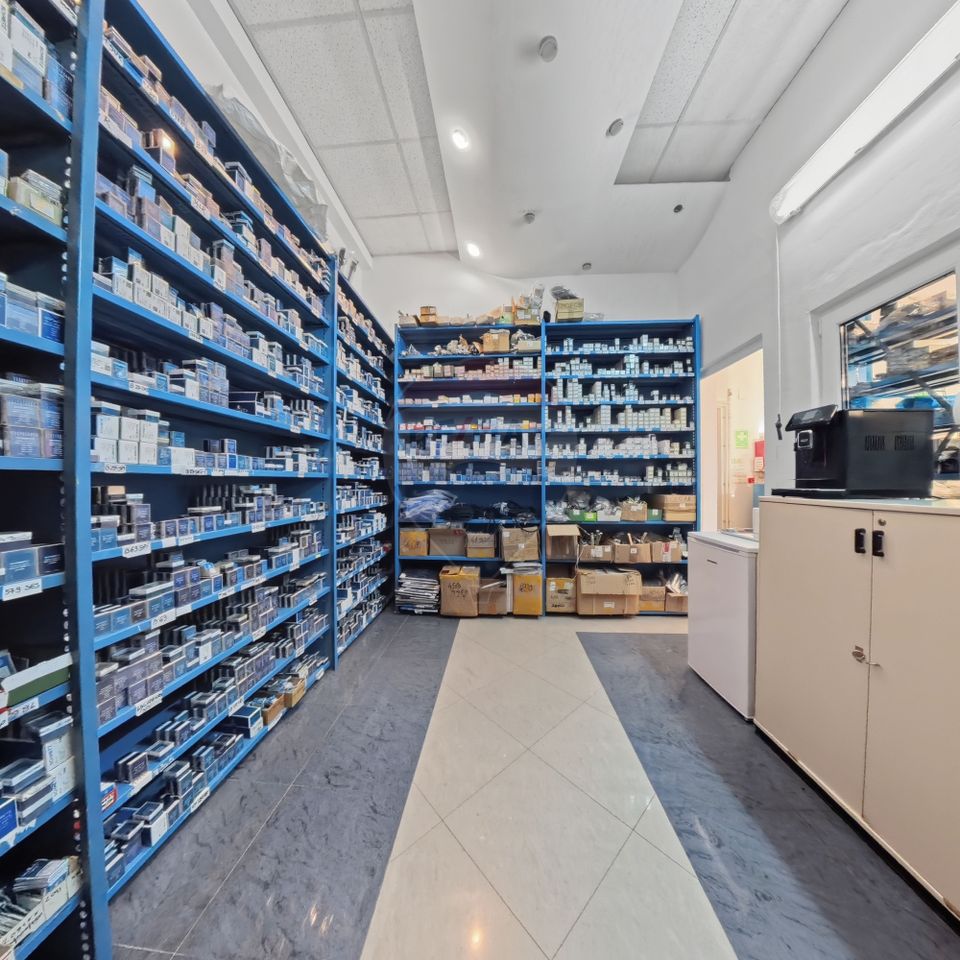 Showroom de vanzare, Calea Romanului - Bacau