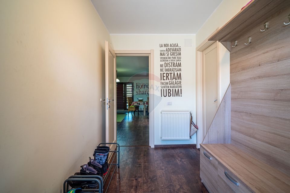 Casă P+M cu 6 camere în Bușteni - Zona Zamora