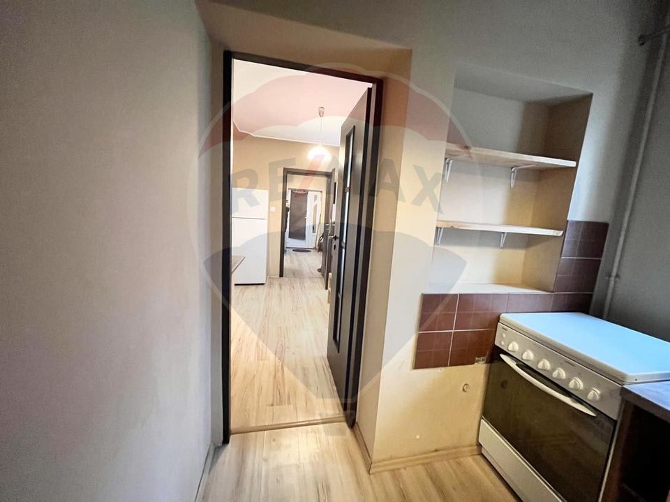 Apartament la casa de inchiriat!