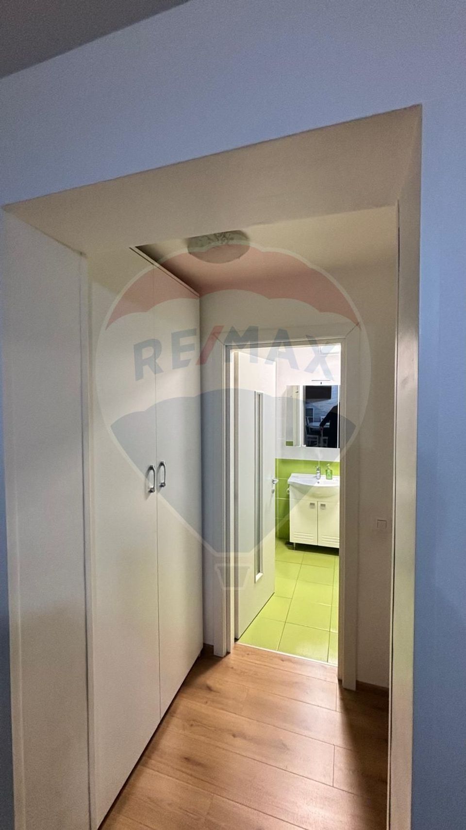 Apartament modern de închiriat cu 2 camere în zona Coresi