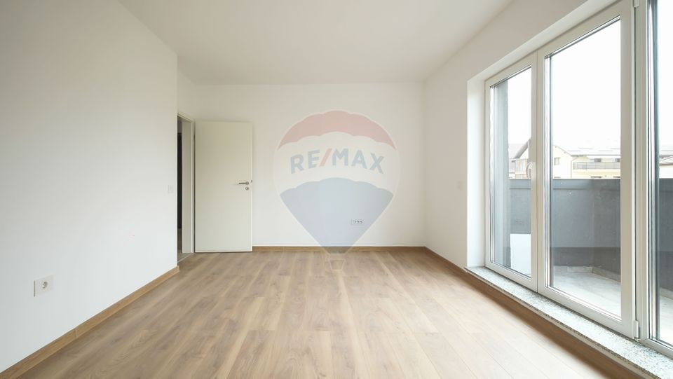 3 room Apartment for sale, Tractorul area