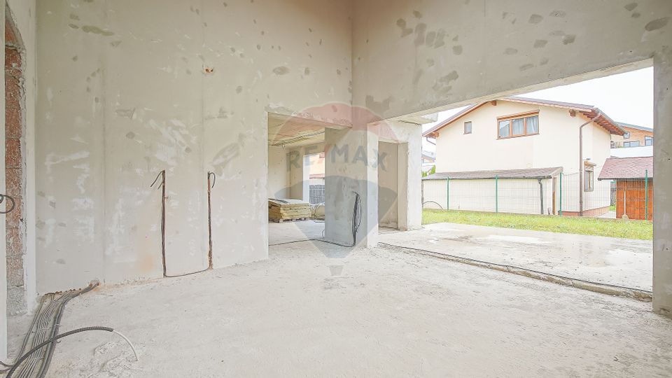 Casă spațioasă la gri, 4 camere, 3 băi, teren 500 mp – zona Bartolomeu