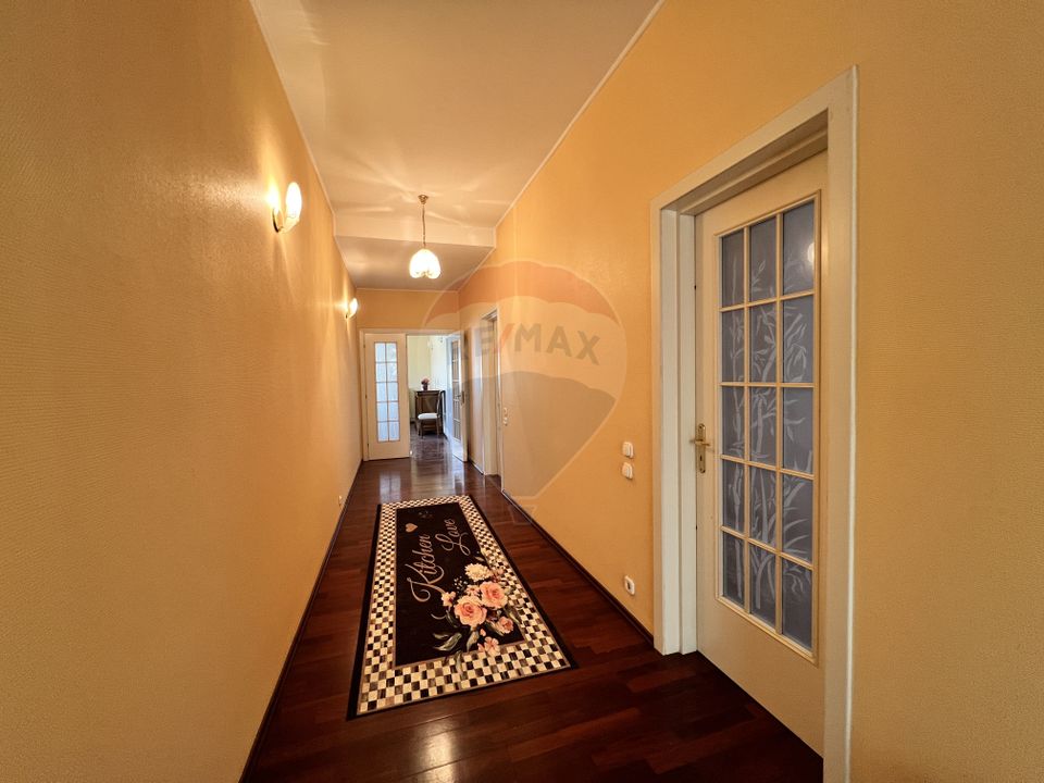 10 room House / Villa for sale