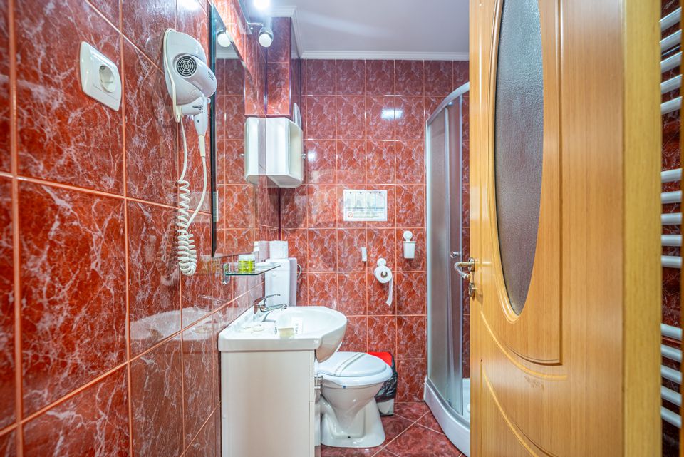 3 room House / Villa for sale, Telecabinei area