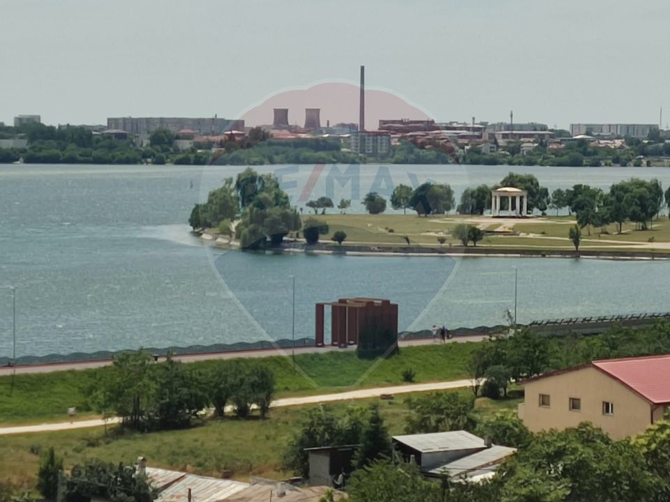 Apartament cu vedere spectaculoasa spre lac in Aqua City