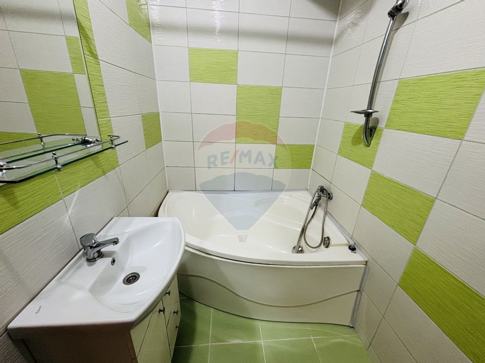 Apartament spatios de vânzare 2 camere EROILOR . VOLUNTARI A3