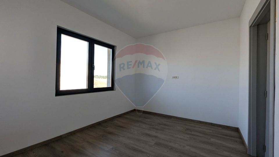 Vilă Codernă 4 camere 110 mp Curte mare 573 teren – Băldana Dâmbovița