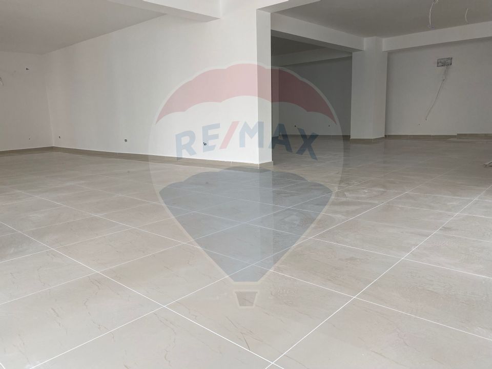 144sq.m Commercial Space for rent, Unirii area