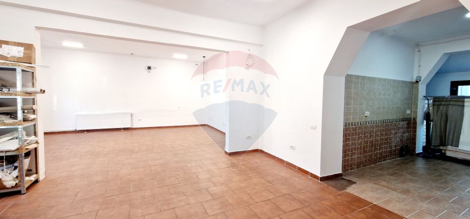 80sq.m Commercial Space for rent, Brasovul Vechi area