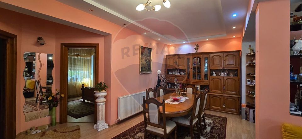 8 room House / Villa for sale, Central area