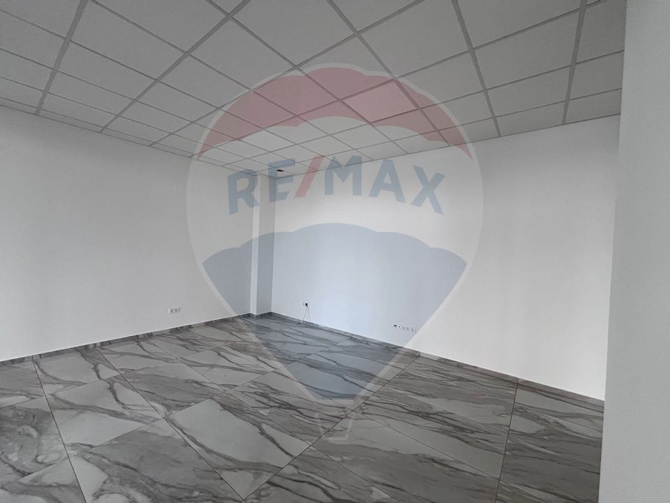 58.1sq.m Commercial Space for rent, Intre Lacuri area