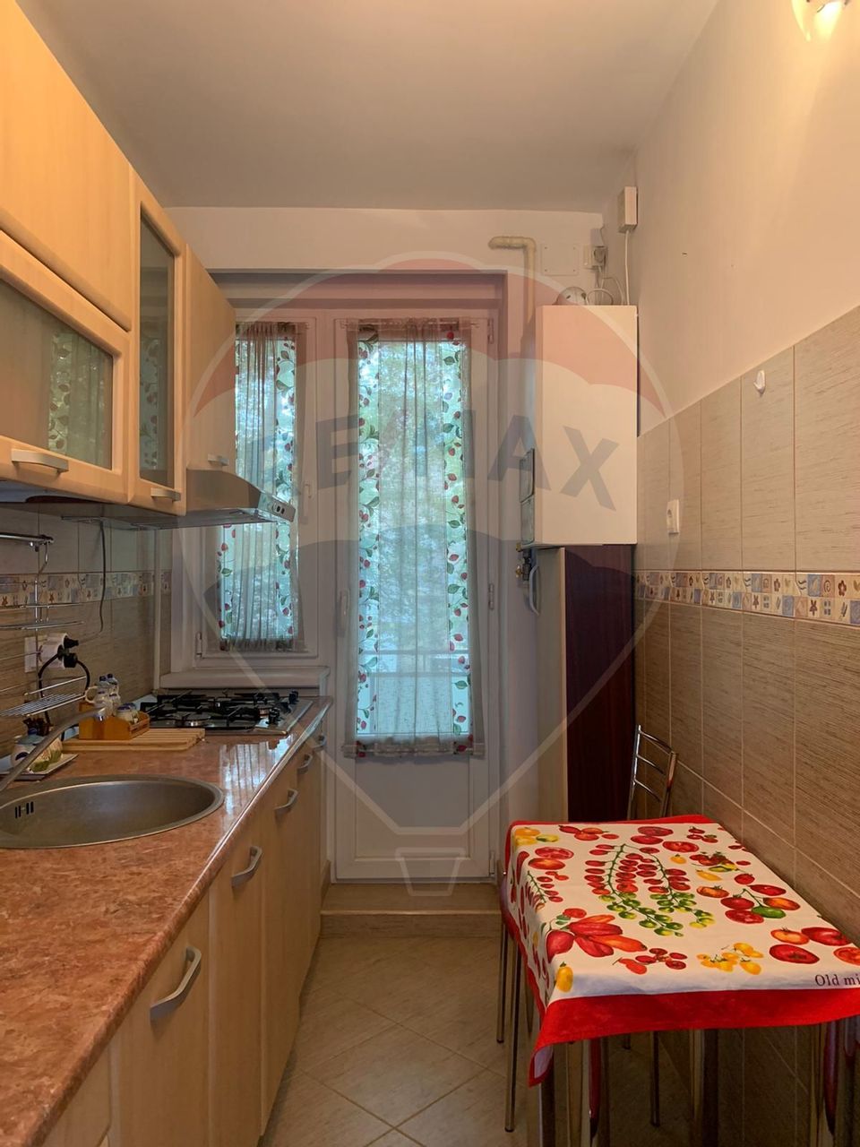 Apartament cu 2 camere la etajul 1/4 în zona Ultracentrala