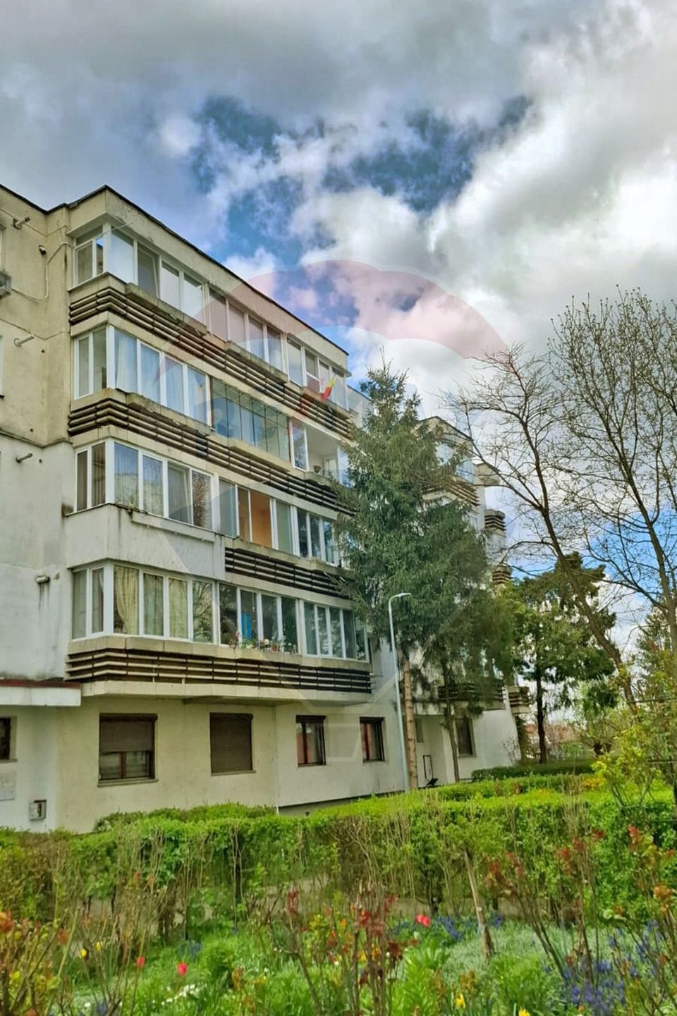 Apartament cu 2 camere de închiriat – zona 7 Noiembrie