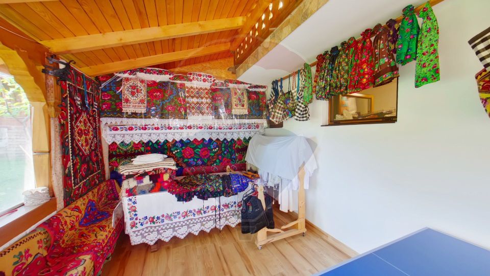 10 room Hotel / Pension for sale