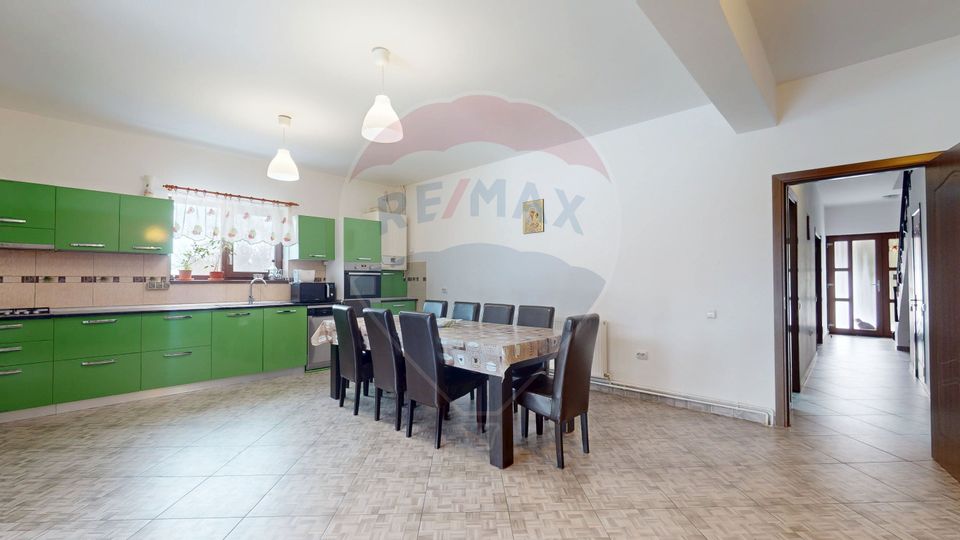 Casă de vacanță/Pensiune | Bran | 728 mp curte