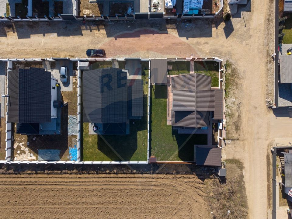 Proprietate speciala, cu destinatii multiple, Sanpetru/ Harman!