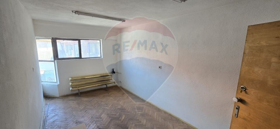 Spațiu cazare muncitori, de închiriat, 9 camere, Bistrița, zona Pasaj