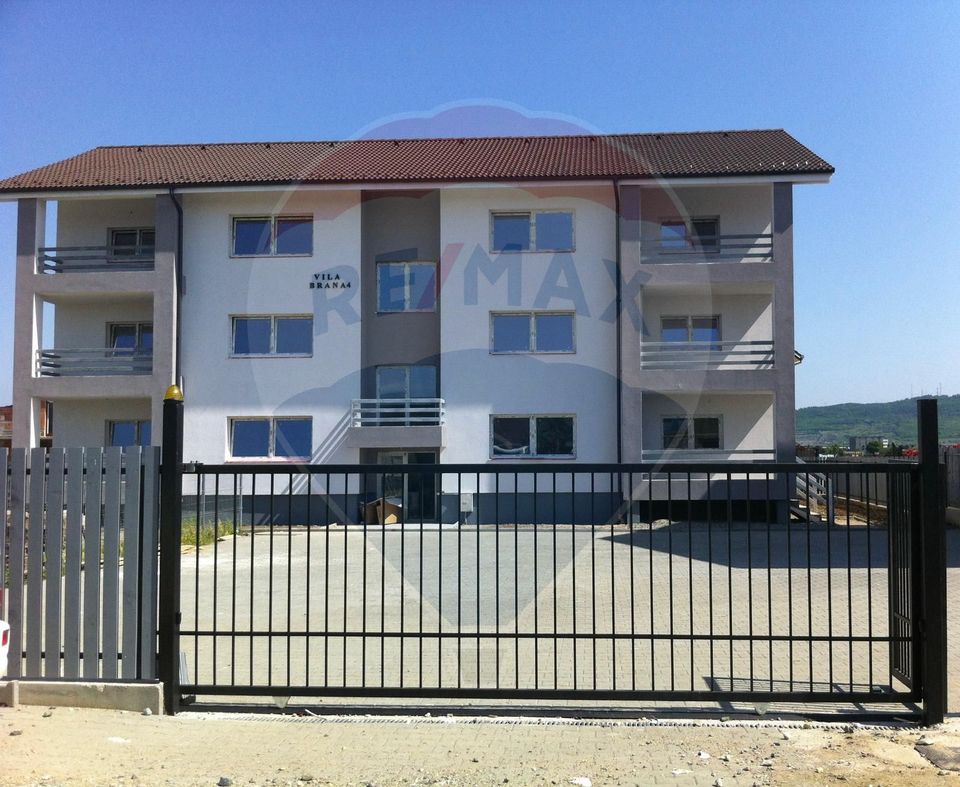 Apartament de vanzare si Parcare în curte privată - Șelimbăr