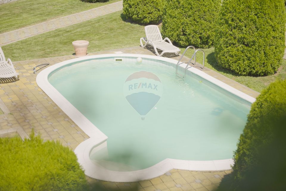 Casă cu piscină și teren de tenis – Girov, 10 min de Piatra Neamț