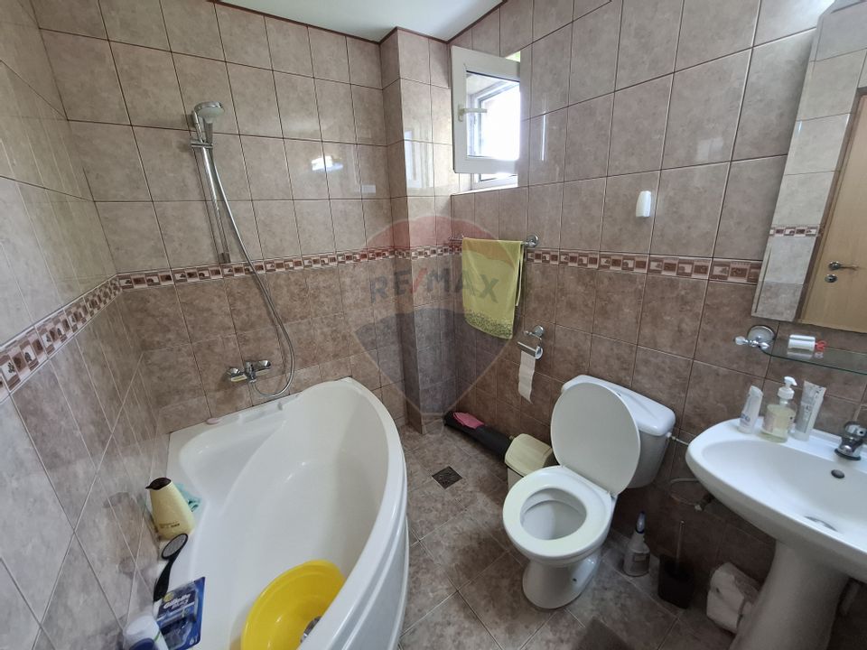 Casă / Vilă cu 5 camere de vânzare în zona Brestei