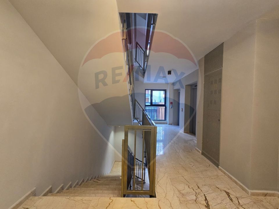 Apartament 3 camere, zona Între Lacuri