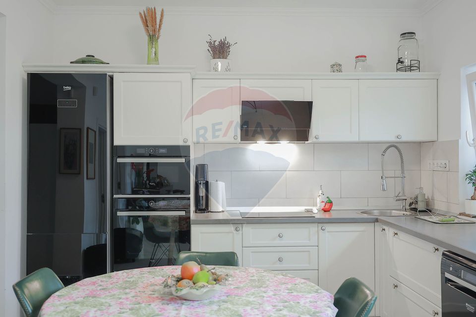 5 room Apartment for sale, Central area