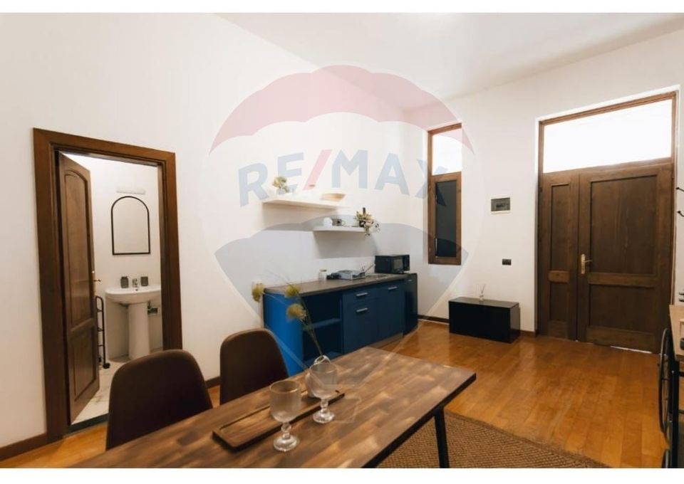 Apartament 2 camere, de închiriat, loc de parcare inclus - Centru