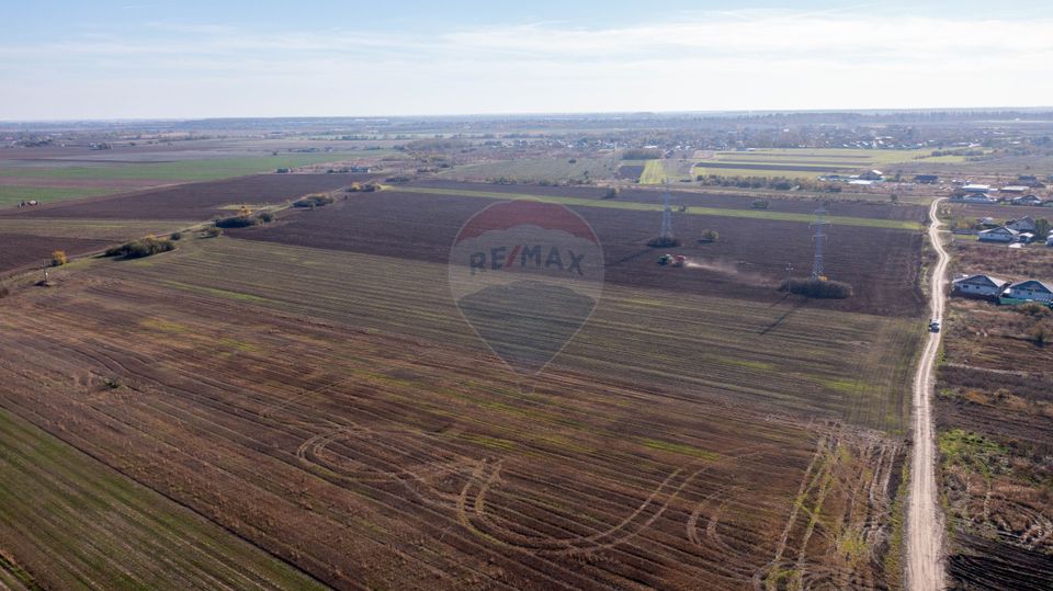 Land 7,500sqm Sabareni / Strada Primaverii