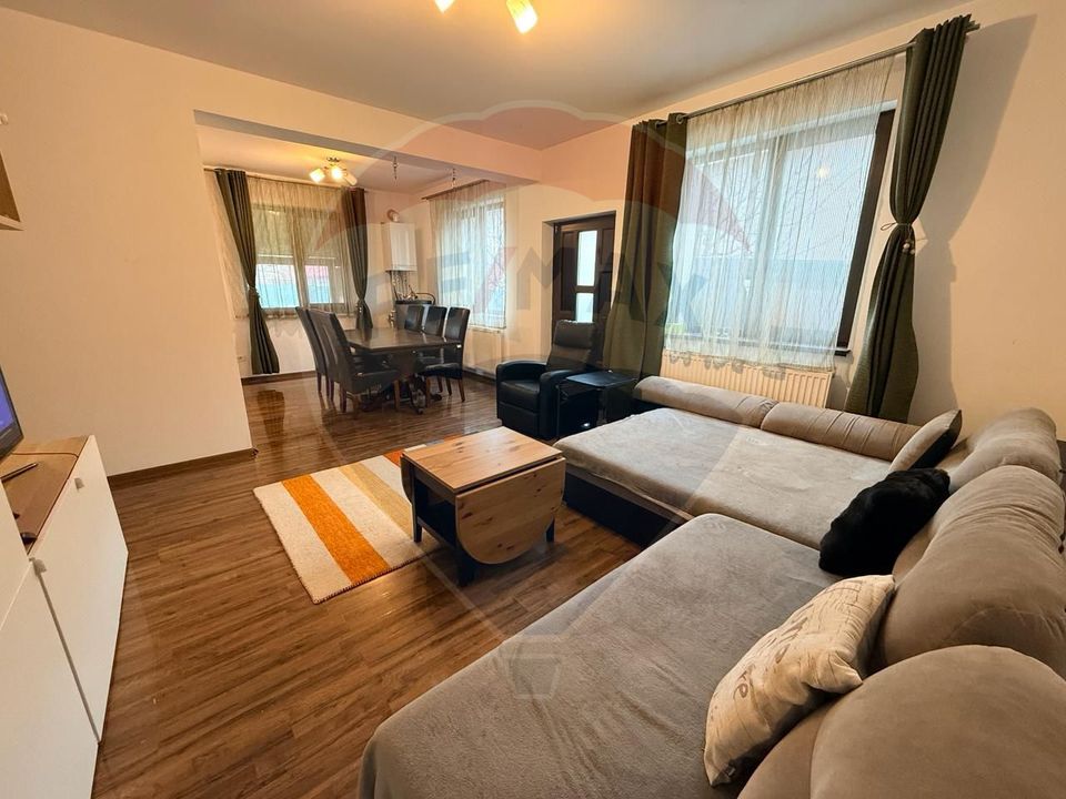 Casă / Vilă cu 4 camere de vânzare in Sanpetru