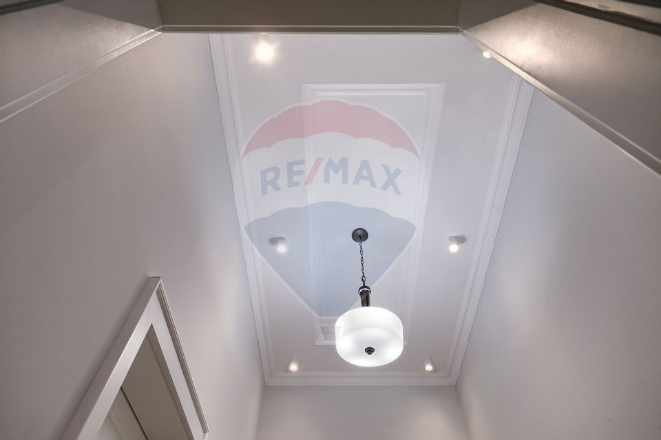 Apartament elegant într-o clădire istorică – Piața Mică, Arad