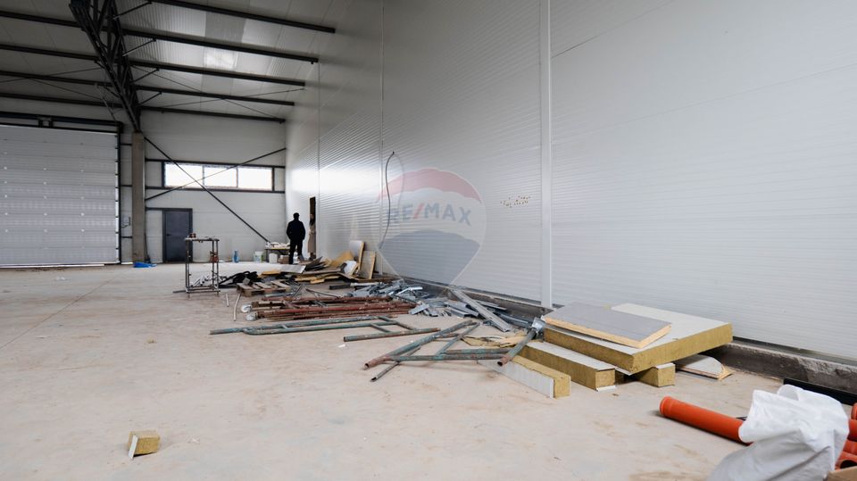 Hala de închiriat 1.800 mp cu teren 5.000 mp - Acces rapid la centura