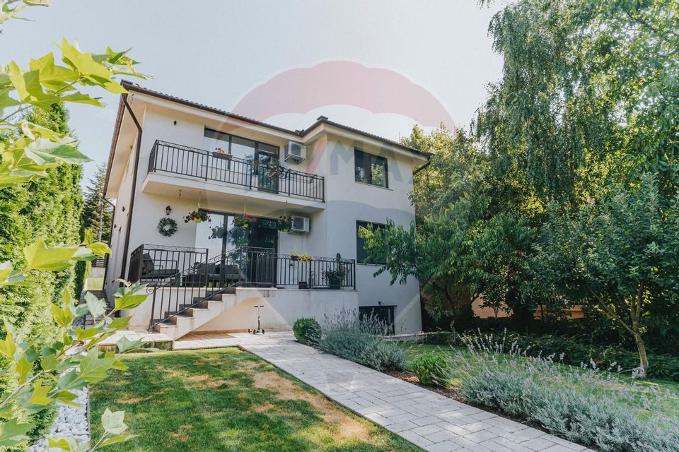 Ready to Move Family Home with Heated Pool – Gheorghe Doja Street, Ora