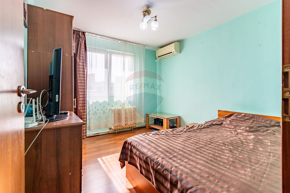 Apartament cu 3 camere de vânzare în zona Titan