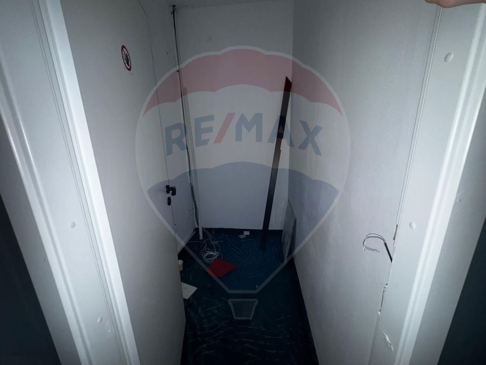 95sq.m Commercial Space for rent, Craiovita Noua area