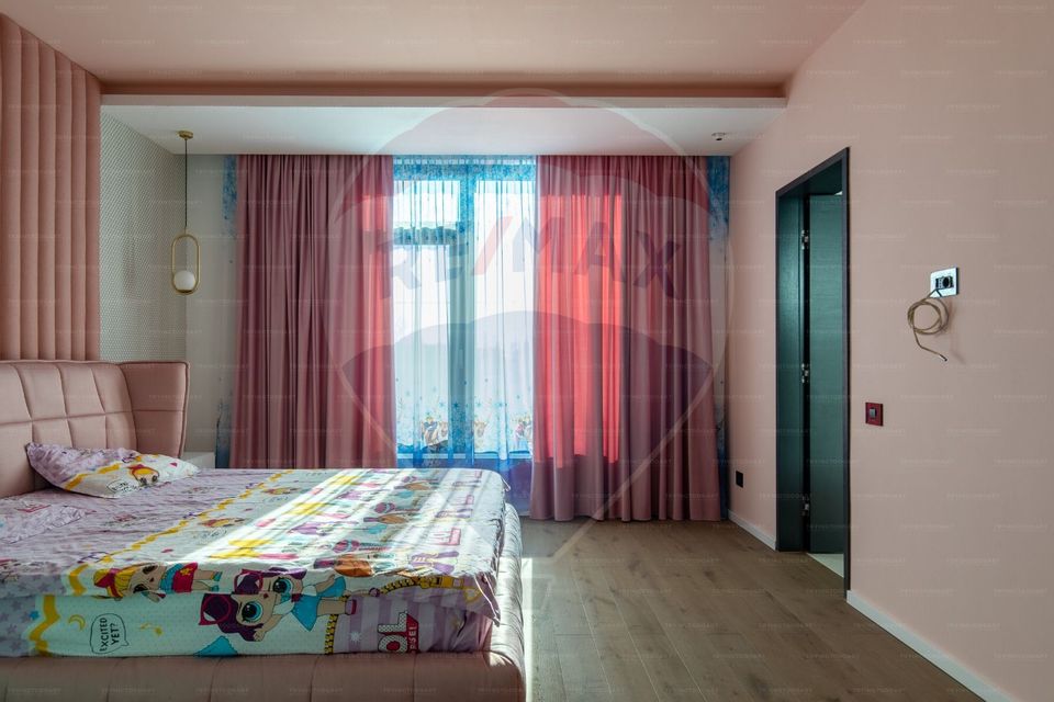 Casă / Vilă cu 4 camere de vânzare în zona Central