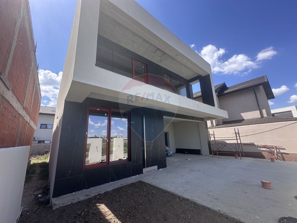 Casă / Vilă  SMART in  Voluntari/ Matei Millo/Pompa de Caldura