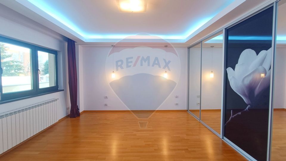 4-rooms apartment for rent in Stefan cel Mare area