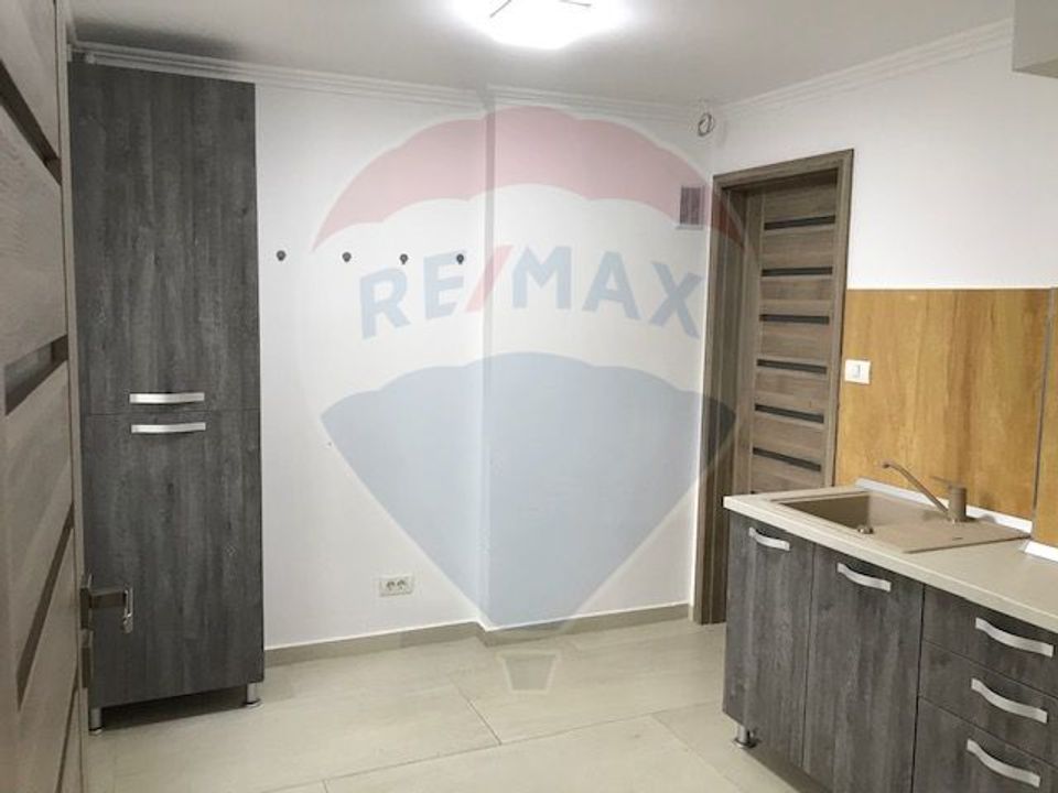 50sq.m Commercial Space for rent, Ultracentral area