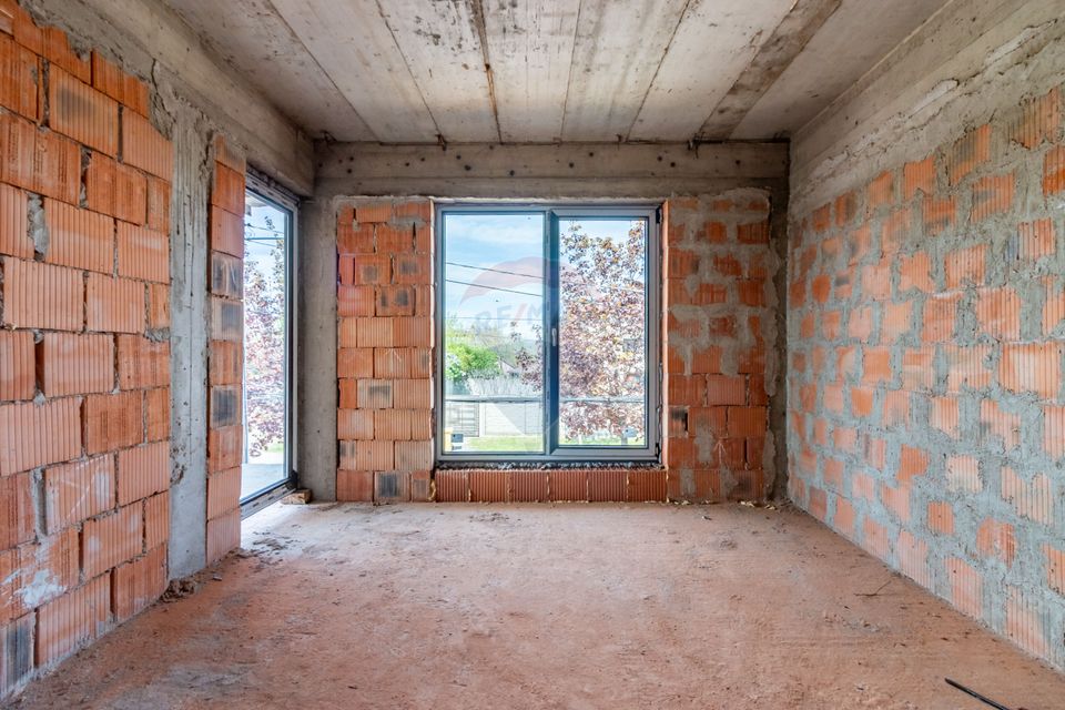 Casa / Vila la rosu in Chitila / Strada Rudeni - teren 264 mp