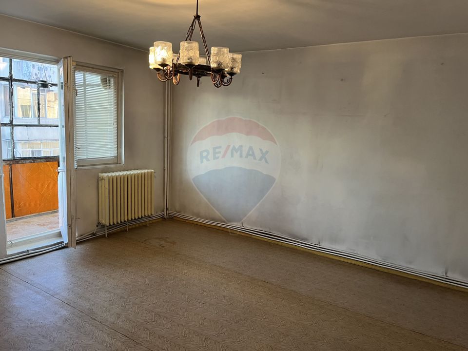 Apartament cu 4 camere de vânzare in Câmpulung