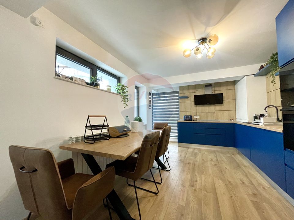 Apartament cu 3 camere de închiriat în zona Faleza Nord