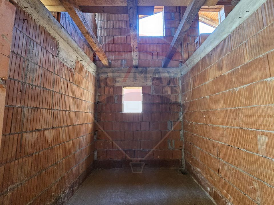 Casa noua de vanzare