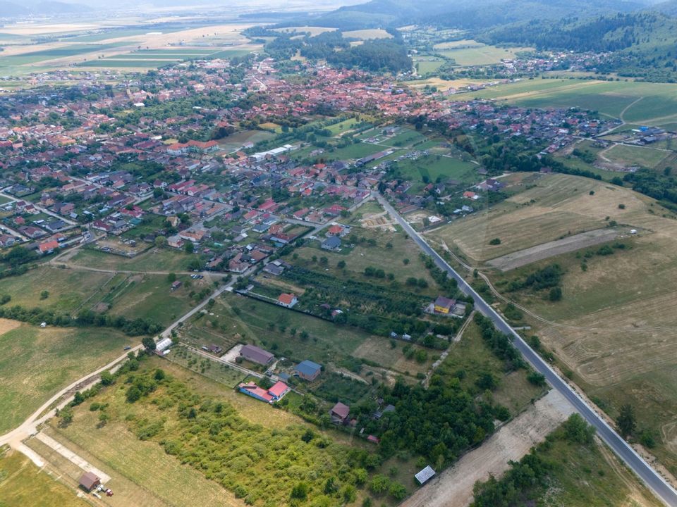 Land 1,273sqm Vulcan / Strada Parului