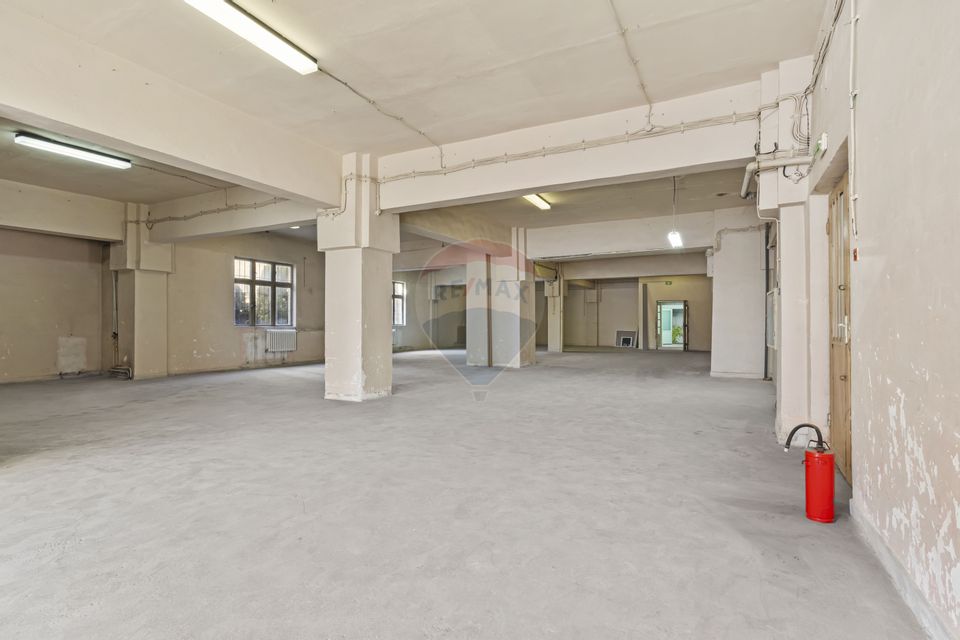 Cladire unica cu destinatii multiple de vanzare Ultracentral Arad