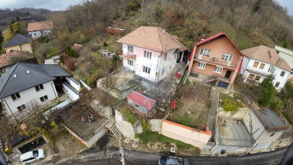 Casă / Vilă cu 5 camere de vânzare în zona Exterior Sud