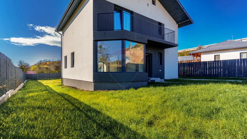 5 room House / Villa for sale